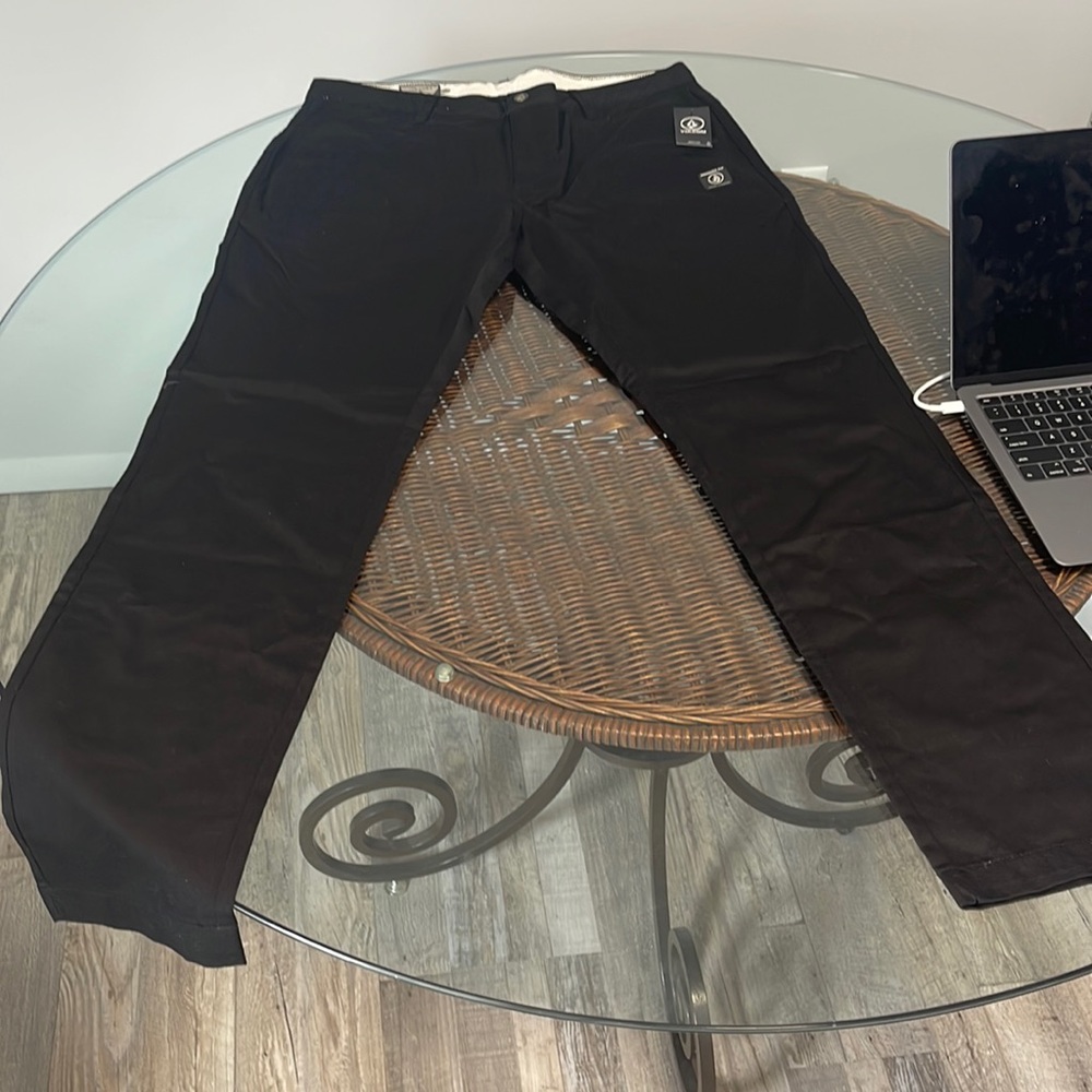 VOLCOM BLCK DRESS PANTS BRAND NEW WITH TAGS SIZE 33